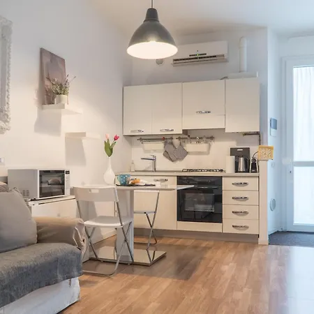 Apartment Charming Milanese Aparment