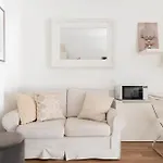 Charming Milanese Aparment Daire